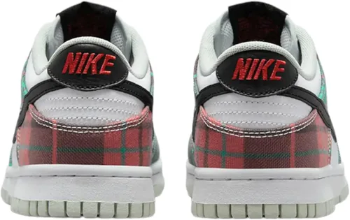 Vista 15 de Nike Kid's Dunk Low Sneaker