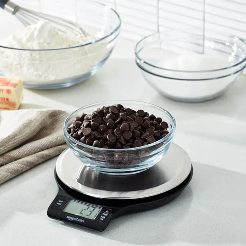 Vista 8 de Amazon Basics - Báscula de cocina digital con pantalla LCD, pilas incluidas, pesa hasta 11 libras, negra y de acero inoxidable