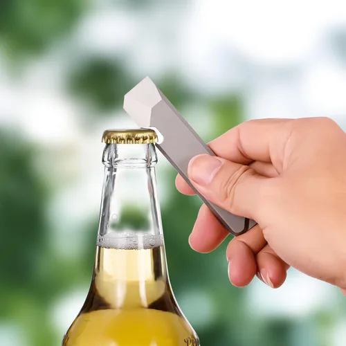 Vista 3 de BANG TI Barra de palanca EDC de titanio con función de abridor de botellas, multiherramienta portátil