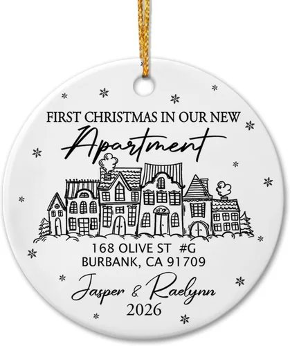 Vista 7 de Adorno de cerámica personalizado para la primera Navidad en nuestro nuevo apartamento, nombres personalizados de Mr Mrs in New Apartamento Christmas