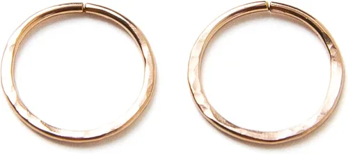 Vista 16 de Pequeños aros chapados en oro rosa martillado, mini aretes de aro, aretes de aro Huggie
