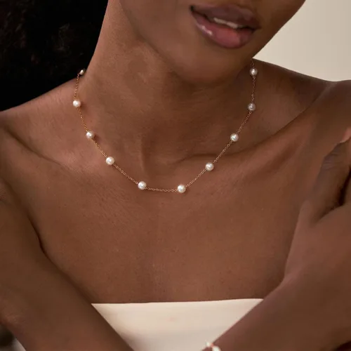 Vista 2 de HANLI Collar de perlas de oro chapado en oro de 14 quilates, delicado collar de perlas de agua dulce, collar de perlas simples para el día a día