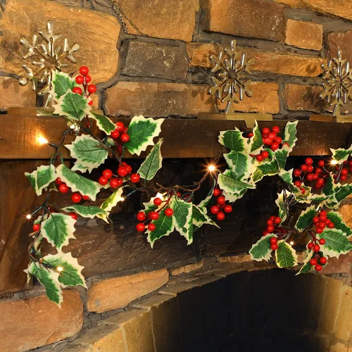 Vista 5 de Juegoal Guirnalda de Navidad, guirnalda de bayas rojas y hojas de acebo preiluminadas de 6.5 pies, guirnalda de bayas artificiales iluminadas a