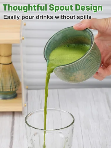 Vista 8 de Juego de batidor de matcha con bandeja de bambú, cuenco con boquilla, batidor y soporte, cuchara de bambú, tamiz, kit de matcha japonés, regalo