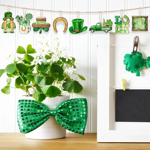 Vista 4 de Spiareal 36 piezas Adornos de día de San Patricio en madera, adorno colgante de trébol verde, gnomo verde, camión, recorte de madera, decoración