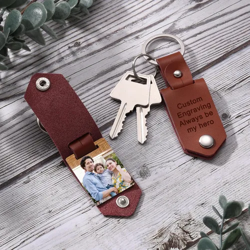 Vista 3 de MeMeDIY Llavero de cuero personalizado, regalos para hombres, novio, papá, esposo, foto personalizada, foto, fecha, nombre, texto, día del padre