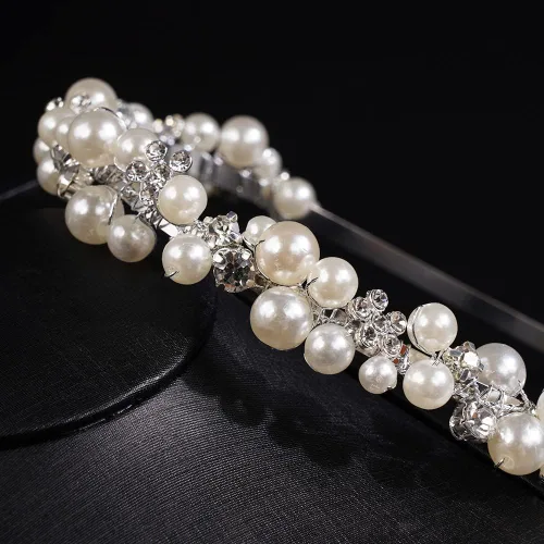 Vista 5 de Jumwrit Diadema de boda con perlas, corona de tiara de diamantes de imitación, corona de flores plateadas, accesorio para el cabello de princesa