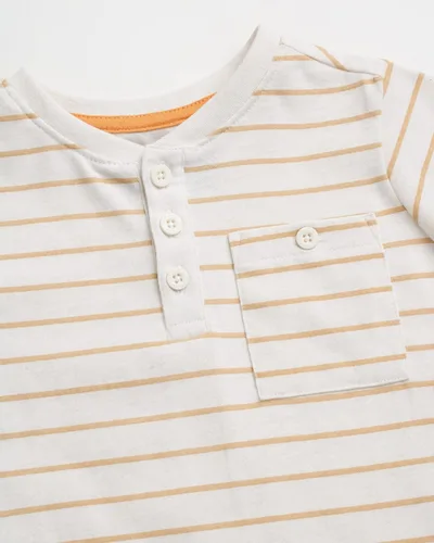 Vista 3 de Eddie Bauer Conjunto de pantalones cortos para niños pequeños, camiseta de 3 piezas y pantalones cortos deportivos, atuendo casual para niños