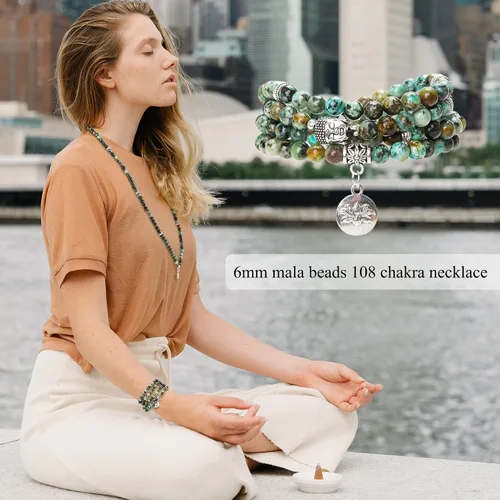 Vista 4 de Bivei Collar de cuentas de Mala, 108 pulseras largas con cuentas de perlas auténticas, cuentas de oración de Mala de loto y Buda, collar