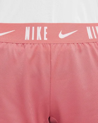 Vista 3 de Nike Pantalones cortos de entrenamiento Dri-FIT Trophy de 6 pulgadas para niñas grandes