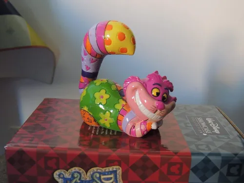 Vista 2 de Enesco Disney by Britto Cheshire - Figura pequeña de resina de piedra con diseño de gato