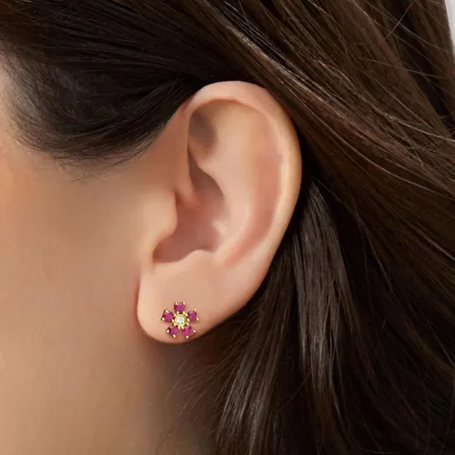 Vista 2 de Ross-Simons Aretes de flor de rubí de 0.80 quilates con detalles de diamante en oro amarillo de 14 quilates, Gema, multi