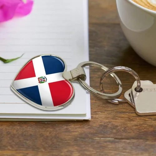 Vista 5 de Llavero con diseño de bandera de país de República Dominicana con corazón y corazón, Cromado