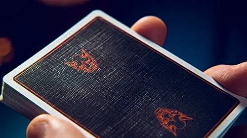Vista 4 de Murphy's Magic Supplies, Inc. Hannya Playing Cards Versión 2 Baraja de póquer Coleccionable