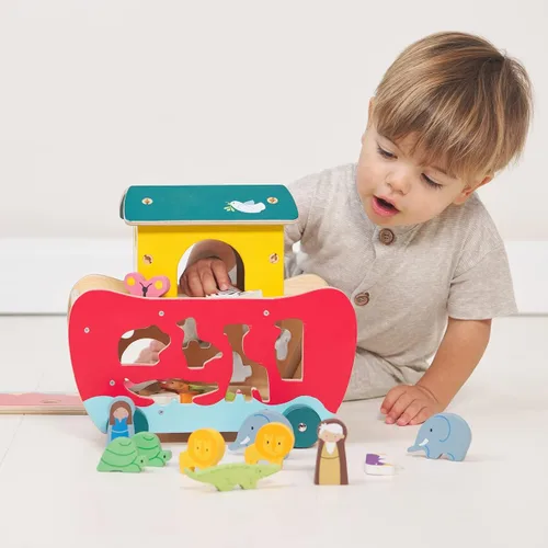 Vista 2 de Tender Leaf Toys - Juguete clasificador de formas de animales del Arca de Noé de madera - Fomenta el juego imaginativo, mejora las habilidades