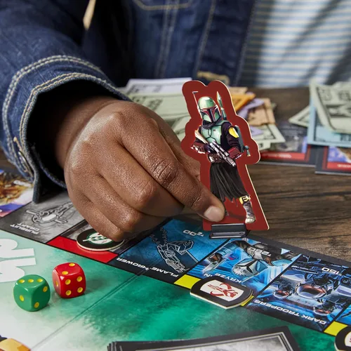 Vista 4 de Hasbro Gaming Monopoly: Star Wars Boba Fett Edition - Juego de mesa para niños a partir de 8 años, inspirado en las películas de Star Wars
