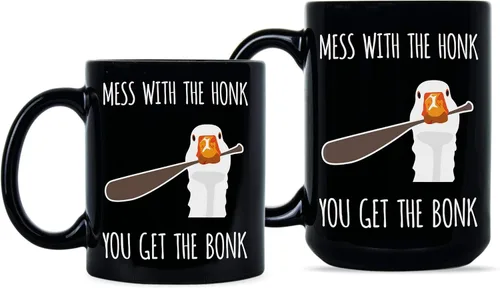 Vista 2 de Taza de ganso con texto en inglés «Mess With The Honk You Get The Bonk»