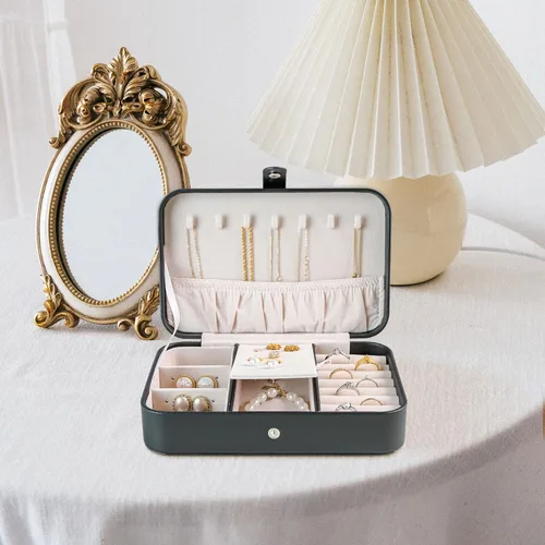 Vista 8 de Kendal Travel Jewelry Box, Small Portable Jewelry Organizer Mini Jewelry Case for Women, Earing Organizer, Leather Portable Jewelry Storage Boxes