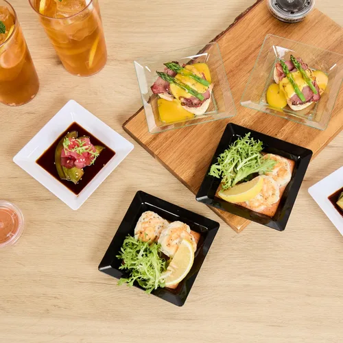 Vista 9 de Restaurantware - Platos de aperitivo de 4.3 x 4.3 pulgadas, 100 platos cuadrados desechables de plástico, duradero, elegante, plato de plástico Negro