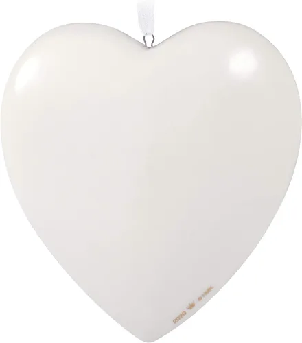 Vista 2 de Hallmark Keepsake Adorno de Navidad 2020 First Comes Love Anillo de compromiso Corazón Porcelana