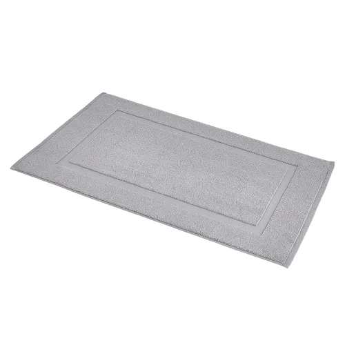 Vista 9 de Amazon Basics Alfombra de baño con bandas, 31 pulgadas de largo x 20 pulgadas de ancho, color negro