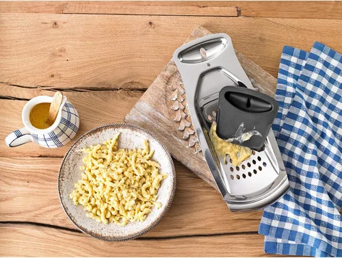 Vista 2 de WMF Spätzle - Rallador para espátula de plástico de acero inoxidable apto para lavavajillas