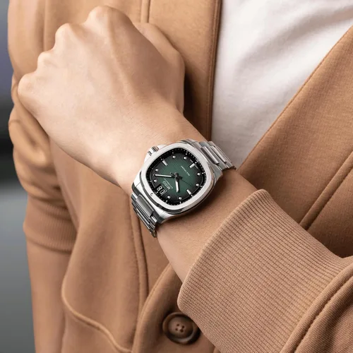 Vista 4 de MIDO Multifort TV Big Date - Reloj suizo automático para hombres - Caja de 40mm con respaldo transparente Verde sobre acero inoxidable