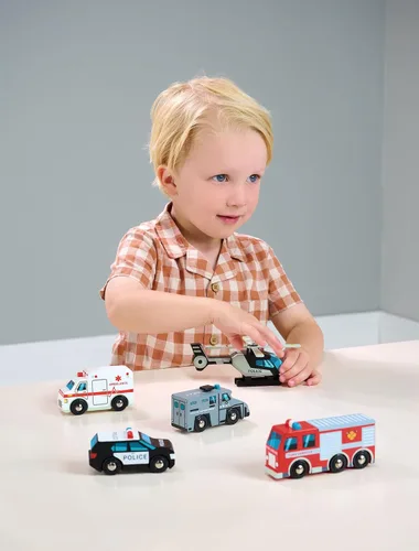Vista 4 de Tender Leaf Toys - Vehículos de emergencia - 5 vehículos de rescate de madera con piezas móviles para niños y niñas - Gran regalo para los amantes