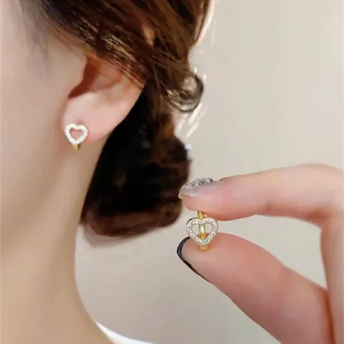 Vista 2 de SLUYNZ Aretes de plata de ley con forma de corazón pequeño para mujeres, adolescentes, aretes de aro con corazón hueco con circonita cúbica