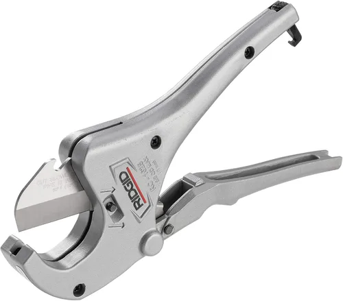 Vista 2 de RIDGID Cortador de tubos de plástico RC-1625 y paquete de cuchillas de repuesto