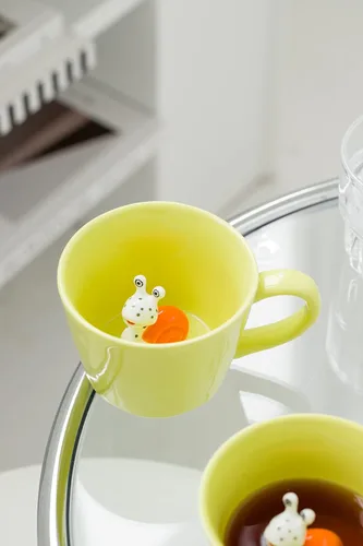 Vista 6 de Taza de Cerámica de Caracol DIHOclub Taza de Caracol Oculta con Animal 3D Dentro, Serie Jardín Figura Hecha a Mano (Verde Manzana)