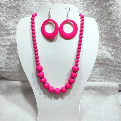 Vista 2 de Juego de joyas de collar redondo de acrílico colorido con cuentas geométricas de neón de los años 80, aretes colgantes gruesos y grandes de resina