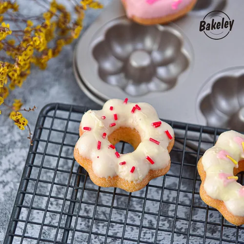Vista 5 de Molde de Donas Elegante, Molde de Donas de 6 Cavidades, Molde de Bundt de Acero Resistente Antiadherente con Forma de Corazón y Flor, Redondo, Juego