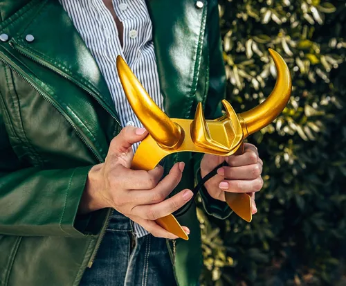 Vista 5 de Replica de la corona del presidente Loki de Marvel