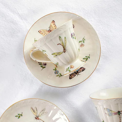 Vista 4 de Juego de taza de té y platillo de porcelana, taza de café de cerámica de 8.5 onzas líquidas con platillo y cuchara, taza de café vintage con ribete