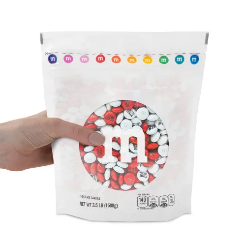 Vista 3 de M&M'S Teacher Appreciation - Caramelos de chocolate con leche, 2 libras, M&M'S rojo y blanco con iconos temáticos de maestros