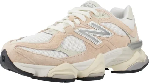 Vista 28 de New Balance Men's 9060 Sneakers beige gris