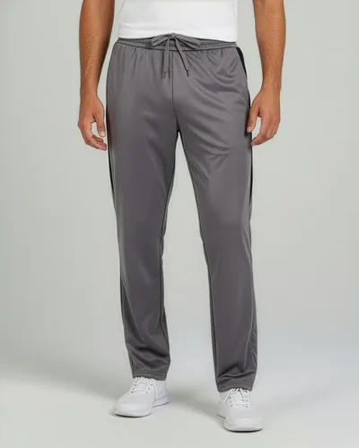 Vista 2 de Real Essentials Paquete de 3 Pantalones deportivos de tricot, informales, deportivos y activos, con parte inferior abierta y bolsillos para hombre