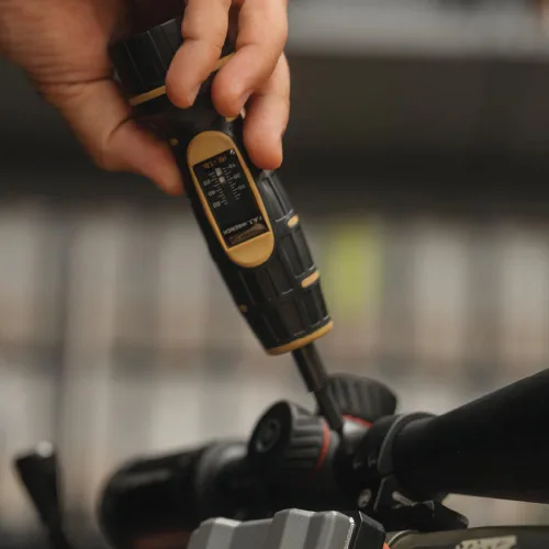 Vista 4 de Wheeler Llave dinamométrica manual de precisión para armas de fuego con medición de pulgadas/libras, brocas y estuche de almacenamiento para montaje