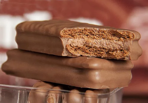 Vista 3 de Galletas de chocolate originales australianas TIM TAM (paquete de 4 x 7.05 oz) importadas de Australia