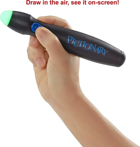 Vista 4 de Mattel Games Pictionary Air Kids Vs. Grown-Ups Juego familiar para la noche de juegos con bolígrafo de luz y tarjetas de pistas, se conecta a