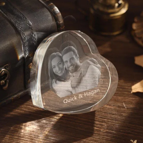 Vista 4 de Marcos de corazón de fotos de cristal 3D personalizados, foto de cristal 3D grabada con láser, regalo personalizado para mujeres, esposa, hombres