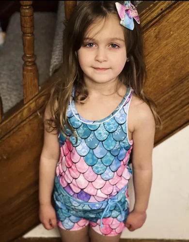 Vista 4 de Belovecol - Traje de baño de dos piezas estilo tankini para el verano y la playa, con camiseta de protección y shorts, tallas de 4 a 11 años