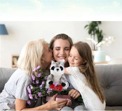 Vista 6 de DolliBu Mapache de peluche con texto en inglés "I Love You", bonito animal de peluche con corazón rojo y nombre, regalo personalizado para el día