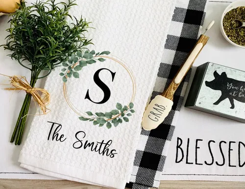 Vista 2 de Personalized Kitchen Greenery Wreath Tea Towel, Waffle Weave Tea Towel, Housewarming Gift, Farmhouse Decor, Wedding Gift