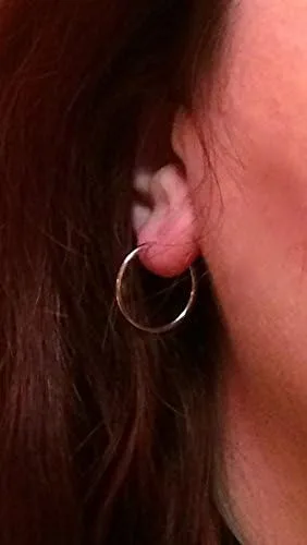 Vista 4 de Aretes de aro continuos sin fin de oro blanco de 14 quilates, (tubo de 0.059 in)