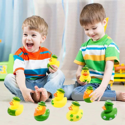 Vista 7 de 27 piezas de patos de goma para el día de San Patricio, accesorios para baby shower, mini patitos de 2.16 pulgadas, juguetes de baño para niños
