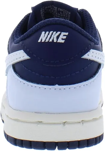Vista 451 de Nike Kid's Dunk Low Sneaker