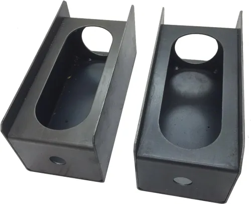 Vista 2 de Set de dos cajas de montaje de acero para tráiler, de lateral redondeado de 2 pulgadas. Para luces traseras ovaladas de 6 pulgadas