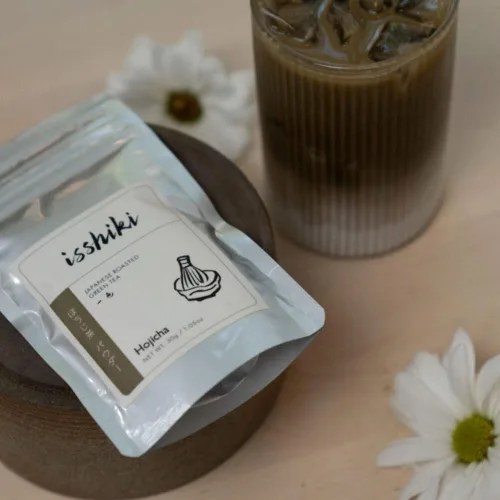 Vista 4 de Isshiki Matcha Hojicha Powder – Té verde tostado bajo en cafeína de Uji, Japón – Sabor suave a nuez con tonos de cuerpo completo – Auténtico polvo